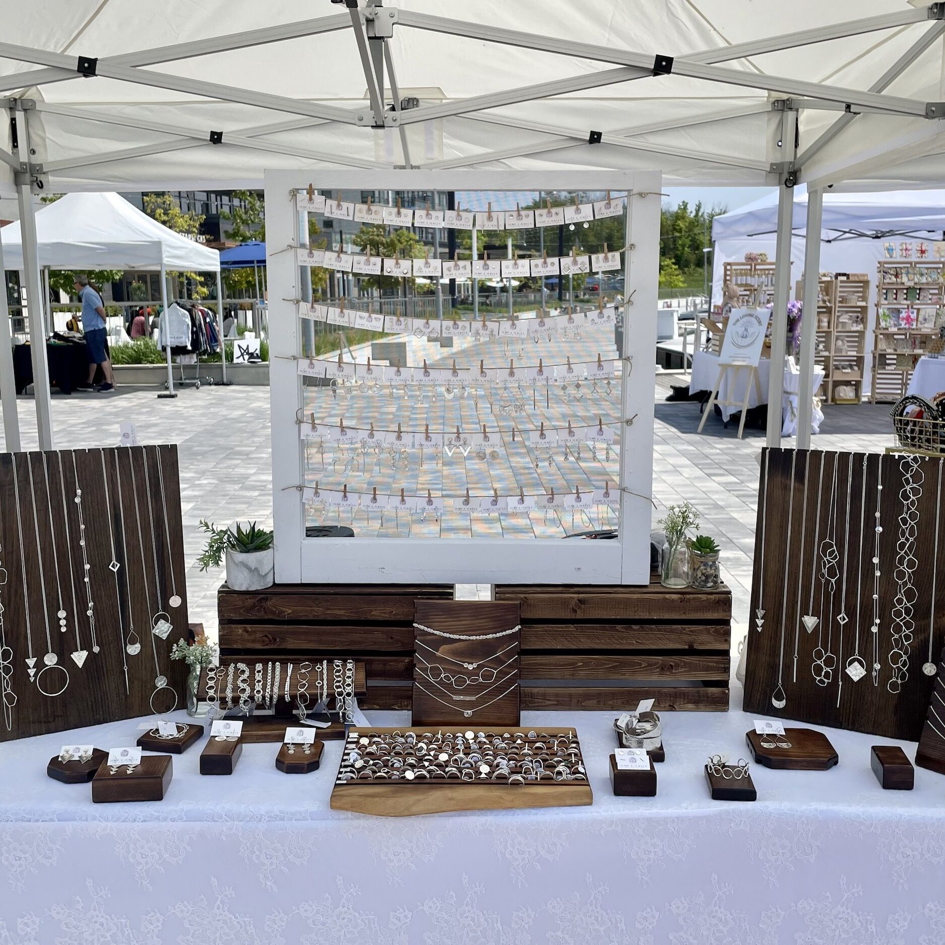 2025 Artisan Market Jump 4 Jewels